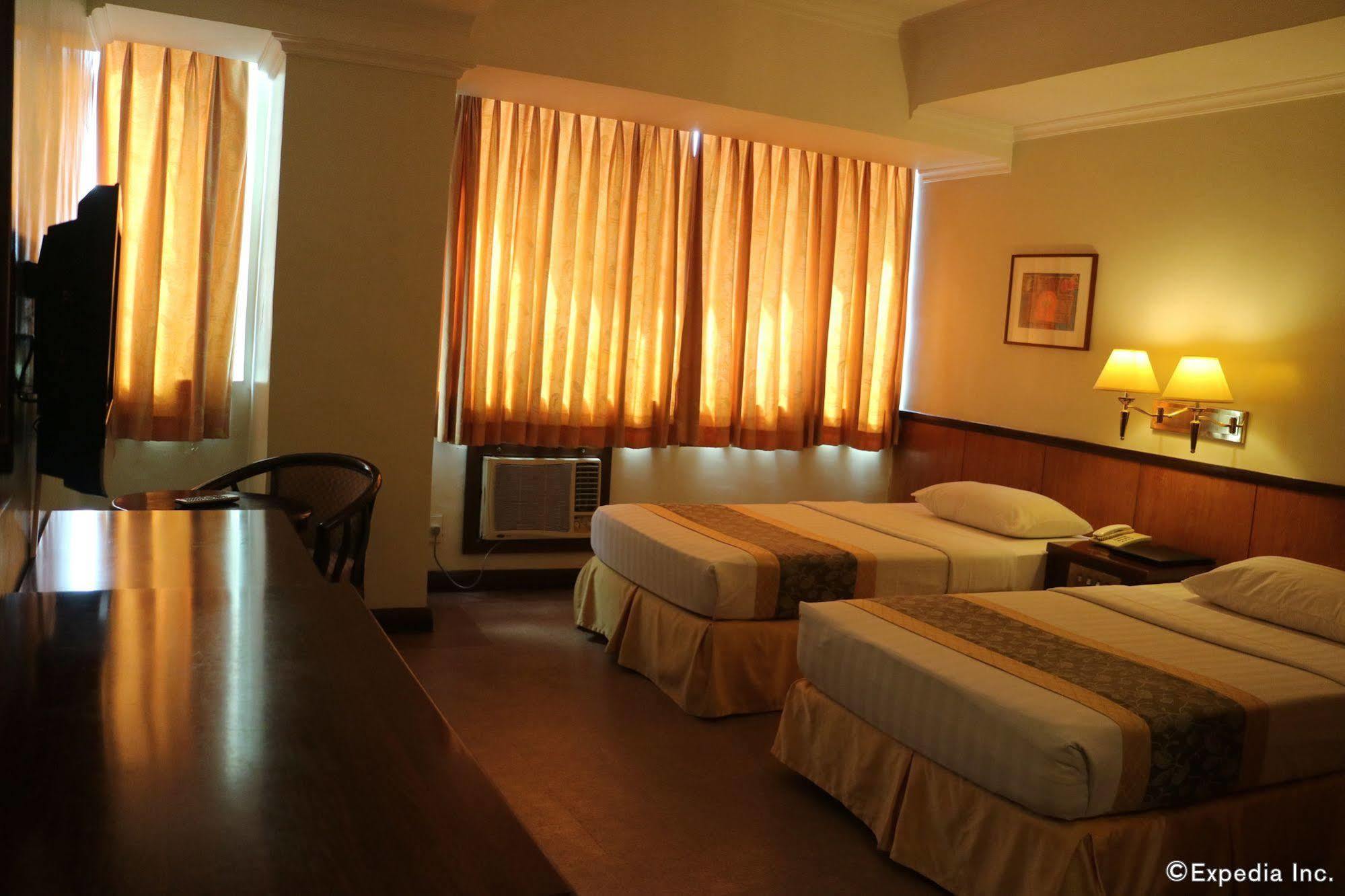 Iloilo Business Hotel Eksteriør bilde